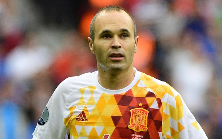 Principais títulos de Iniesta na década: Liga dos Campeões da UEFA: 2010–11, 2014–15; Mundial de Clubes da FIFA: 2011, 2015; Eurocopa: 2012