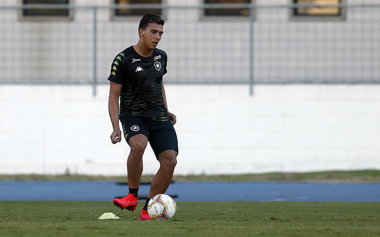 Elivelton (Lateral-direito) - Da mesma geração de Caio Alexandre, Elivelton foi um dos destaques do Botafogo na categoria sub-17, há três anos. No sub-20, contudo, ainda não conseguiu repetir o mesmo brilho, apesar de ser um titular regular desde então. É marcado pelo forte apoio ofensivo.