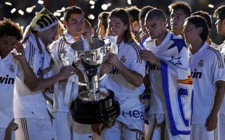 CAMPEONATO ESPANHOL - Conquistou dois campeonatos espanhóis, na disputa acirrada e histórica com o Barcelona de Lionel Messi. Faturou as edições de 2011-12 e 2016-17. 