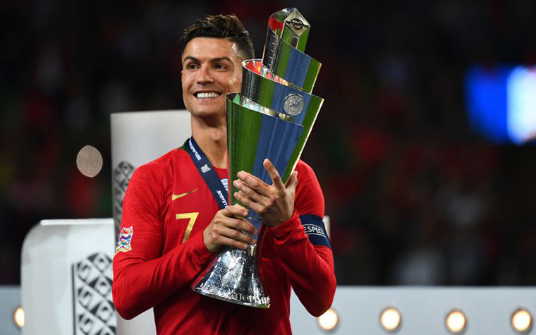 Cristiano Ronaldo está próximo de bater o recorde de Ali Daei, e pode tornar-se o maior artilheiro de seleções ainda nesta Eurocopa. O português tem 106 gols marcados em 176 jogos pelo seu país.