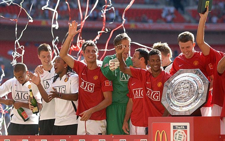 SUPERTAÇA DA INGLATERRA - Título veio em 2007. A competição é disputada tradicionalmente entre os campeões da Premier League e Copa da Inglaterra.