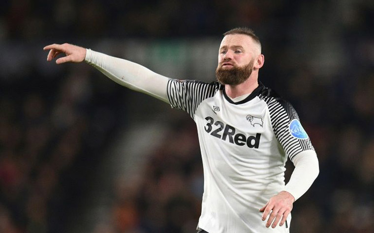 Rooney, um dos grandes nomes do futebol inglês, foi anunciado como jogador e também um cargo na comissão técnica do Derby County em 2019.