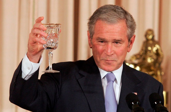 George W. Bush iniciava seu segundo mandato como presidente dos EUA