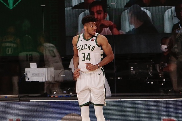 2019/2020 - Giannis Antetokounmpo (segundo prêmio): ala-pivô (Grécia) / Time: Milwaukee Bucks (caiu nas semifinais da Conferência Leste) - Campeão da NBA: Los Angeles Lakers.