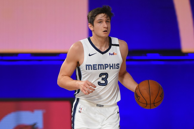 Grayson Allen- É que ele ainda não teve tempo de quadra para mostrar todo o seu "potencial" para estar aqui nessa lista. Mas Allen é considerado um dos jogadores mais violentos e desleais de todos os tempos no basquete universitário. Procure por "Grayson Allen Dirty Plays" no Youtube e vai entender