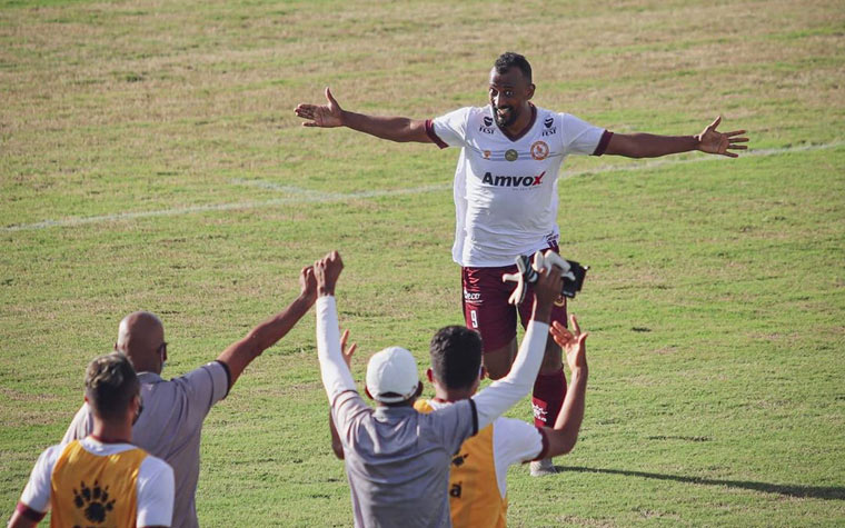 O Jacuipense, que encara o Bahia na semifinal do Campeonato Baiano, já conseguiu uma façanha no Estadual: tirar o Vitória das semifinais.