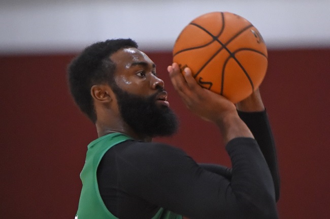 14- Jaylen Brown (Boston Celtics) O ala, de 23 anos, faz em 2019-20 a sua melhor temporada da carreira. Após três anos apenas razoáveis, Brown chegou a ser cotado para disputar o Jogo das Estrelas, em fevereiro. Ele produz 20.4 pontos, 6.4 rebotes, 1.1 roubada e acerta 38.1% de três