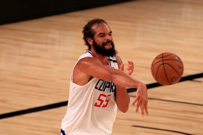 Joakim Noah (Los Angeles Clippers) estreou na noite de quinta-feira como reserva de Ivica Zubac, mas pouco contribuiu: um ponto, quatro rebotes e um toco em aproximadamente 11 minutos. Noah, eleito o melhor defensor de 2013-14, não havia participado de nenhuma partida na atual temporada e assinou com o time recentemente