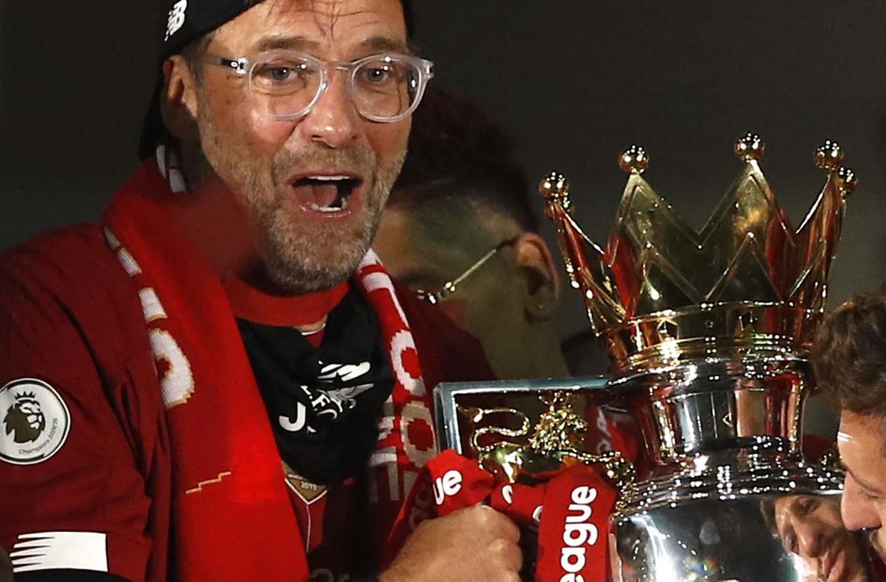 O técnico Jürgen Klopp liderou o Liverpool em uma das melhores campanhas do Campeonato Inglês.