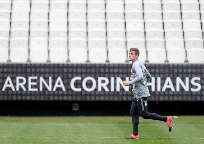 Lucas Piton: "Felicidade é enorme, essa casa maravilhosa, bora treinar que daqui uma semana tem, né?"