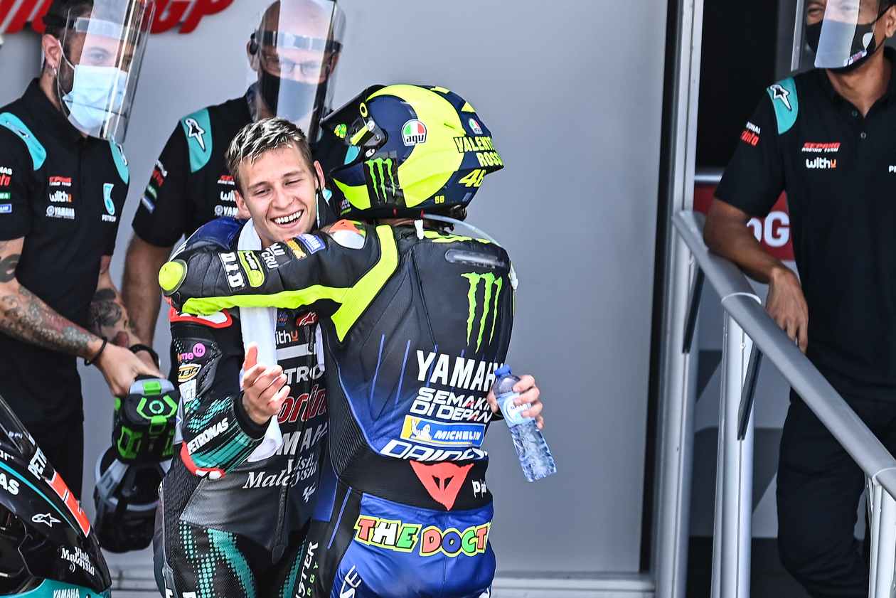 Quartararo e Rossi comemoram pódio