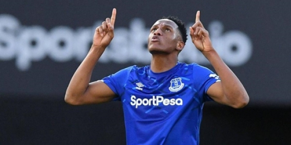 MORNO - Segundo o 'The Sun', o zagueiro Yeri Mina, do Everton, pode voltar a jogar na Espanha. O Valencia é um dos interessados na contratação do zagueiro colombiano.