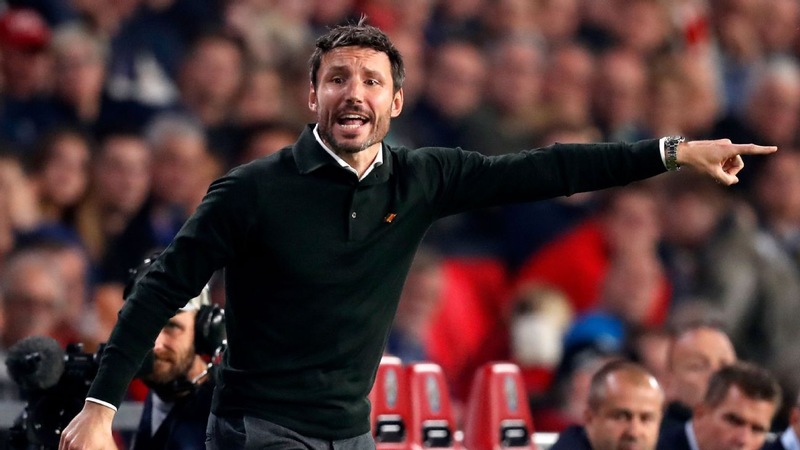 Van Bommel - Grande volante, virou treinador depois da aposentadoria. Passou pelo PSV, porém, após 18 meses no cargo de treinador, não resistiu a desclassificação da Liga Europa de 2019–20 e a derrota para o Ajax em dezembro de 2019.