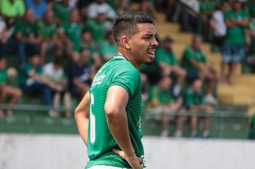O lateral-esquerdo Matheus Bidu marcou três gols na Série B e foi um dos principais atletas do Guarani na competição. De características ofensivas, é um jogador que ganhou destaque na equipe com apenas 21 anos.