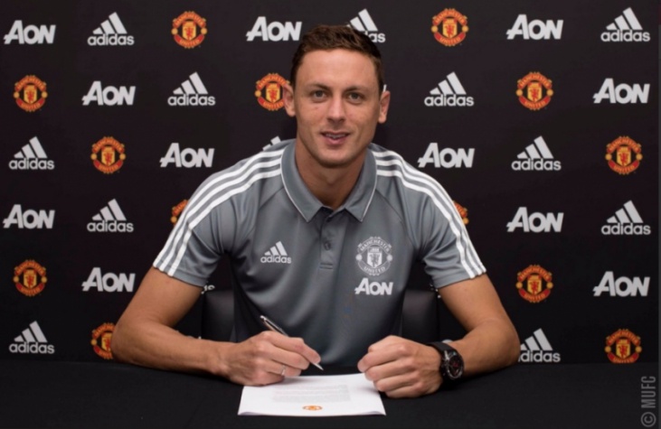 FECHADO - O meio-campista Nemanja Matic, do Manchester United, renovou seu contrato com o clube inglês até 2023. Aos 31 anos, o volante poderia se tornar um jogador livre na próxima janela de transferências.