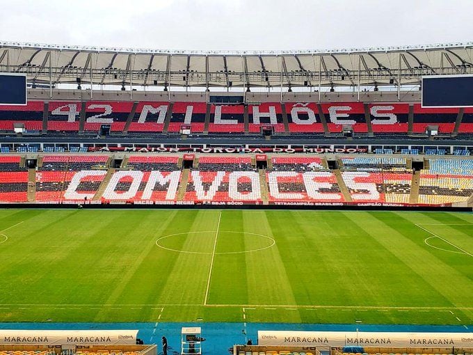 A torcida do Flamengo preparou um mosaico para a final do Campeonato Carioca, no Maracanã. A mensagem dizia: "42 milhões com vocês". Quais são as maiores torcidas do futebol brasileiro? Veja os números da última pesquisa LANCE!/Ibope, feita em 2014, e de pesquisa do Ibope realizada em 2018.