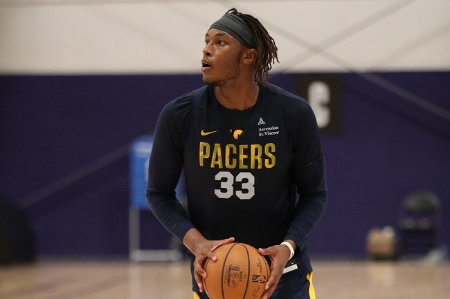 21- Myles Tuner (Indiana Pacers) Apesar de apenas 24 anos, o pivô está em sua quinta temporada no Indiana Pacers. Porém Turner caiu de produção em relação ao que fez em 2018-19, quando foi líder em bloqueios da NBA, com 2.7 por jogo. Em 2019-20, ele faz 11.8 pontos, 6.5 rebotes e 2.2 tocos