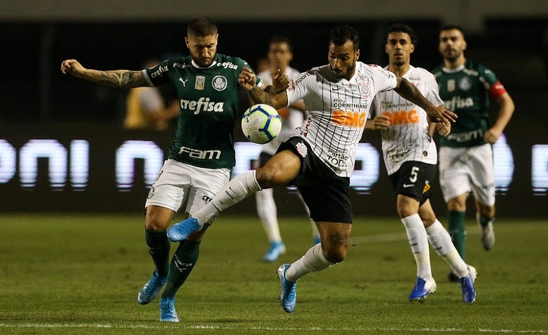 9/11/2019 - Palmeiras 1 x 1 Corinthians - Pacaembu - 32ª Rodada Brasileirão-2019: Dérbi só ganhou emoção nos últimos minutos. Walter pegou pênalti de Scarpa aos 30 do segundo tempo. Aos 46, Michel Macedo marcou um golaço para o Timão, e aos 48, Bruno Henrique empatou para o Verdão.