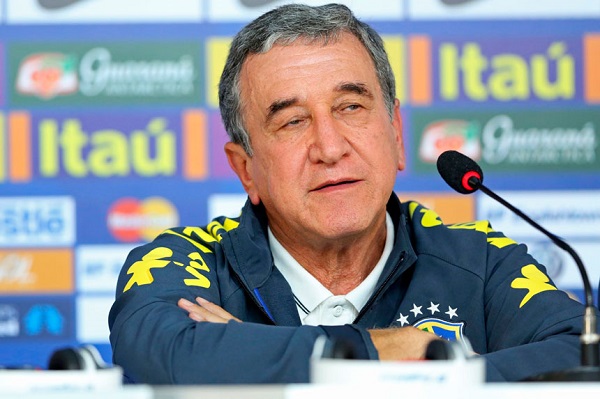 Carlos Alberto Parreira era o técnico da Seleção Brasileira