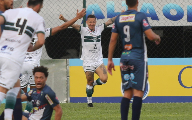 Patrick Vieira - Coritiba (C$ 3,00) - Destaque nas assistências, tem quatro passes para gol em 2020, incluindo um na semifinal do Paranaense. Pelo seu baixo custo, é uma boa opção para no mínimo valorizar atuando em casa contra o Internacional.