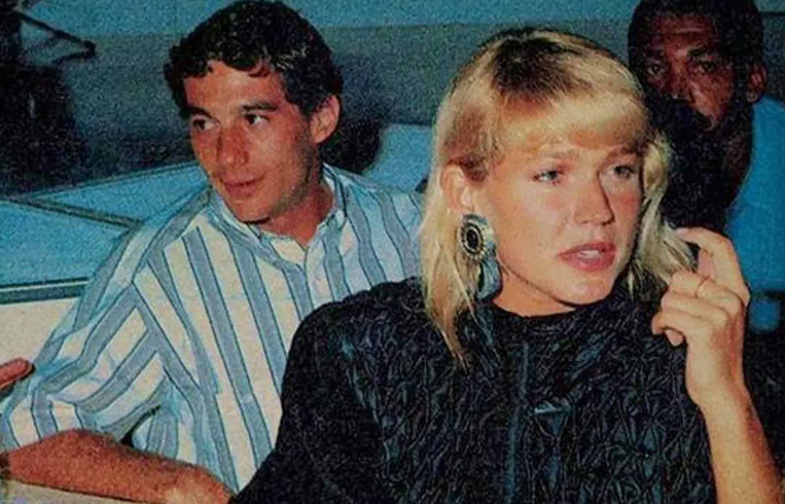 Ayrton Senna teve um famoso relacionamento com a apresentadora Xuxa entre 1988 e 1990.
