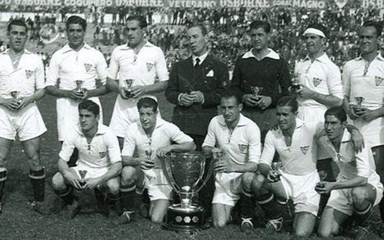 Sevilla - 1945–46 - Mais de 50 anos antes, quando as competições foram retomadas durante a última etapa da Guerra Civil Espanhola, o Sevilla garantiu seu primeiro e único título do Campeonato Espanhol. Décadas antes, o Real Betis também tinha levantado a taça da competição na temporada 1934–35.