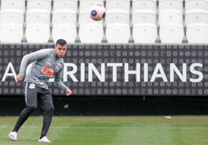 Sidcley: "Muito bom, de volta, nossa casa, fazer esse treino aqui, há muito tempo que a gente não fazia, mas a felicidade é enorme para voltar e arrebentar no jogo na quarta-feira"