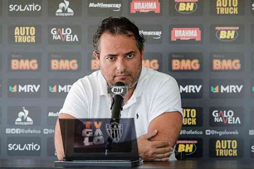 ESQUENTOU - Ainda, Sérgio Coelho, novo presidente do Galo, falou sobre a permanência de Alexandre Mattos, diretor de futebol do Atlético-MG. - Quanto ao Alexandre Mattos, e demais diretores do Atlético e pessoas que exercem cargos de chefia, estamos avaliando um por um e conversando. Esses profissionais serão escolhidos e firmados ou não depois da minha posse- comentou. O contrato de Mattos também vai até o fim de 2021. Sérgio Coelho assume oficialmente o cargo no dia 4 de janeiro.