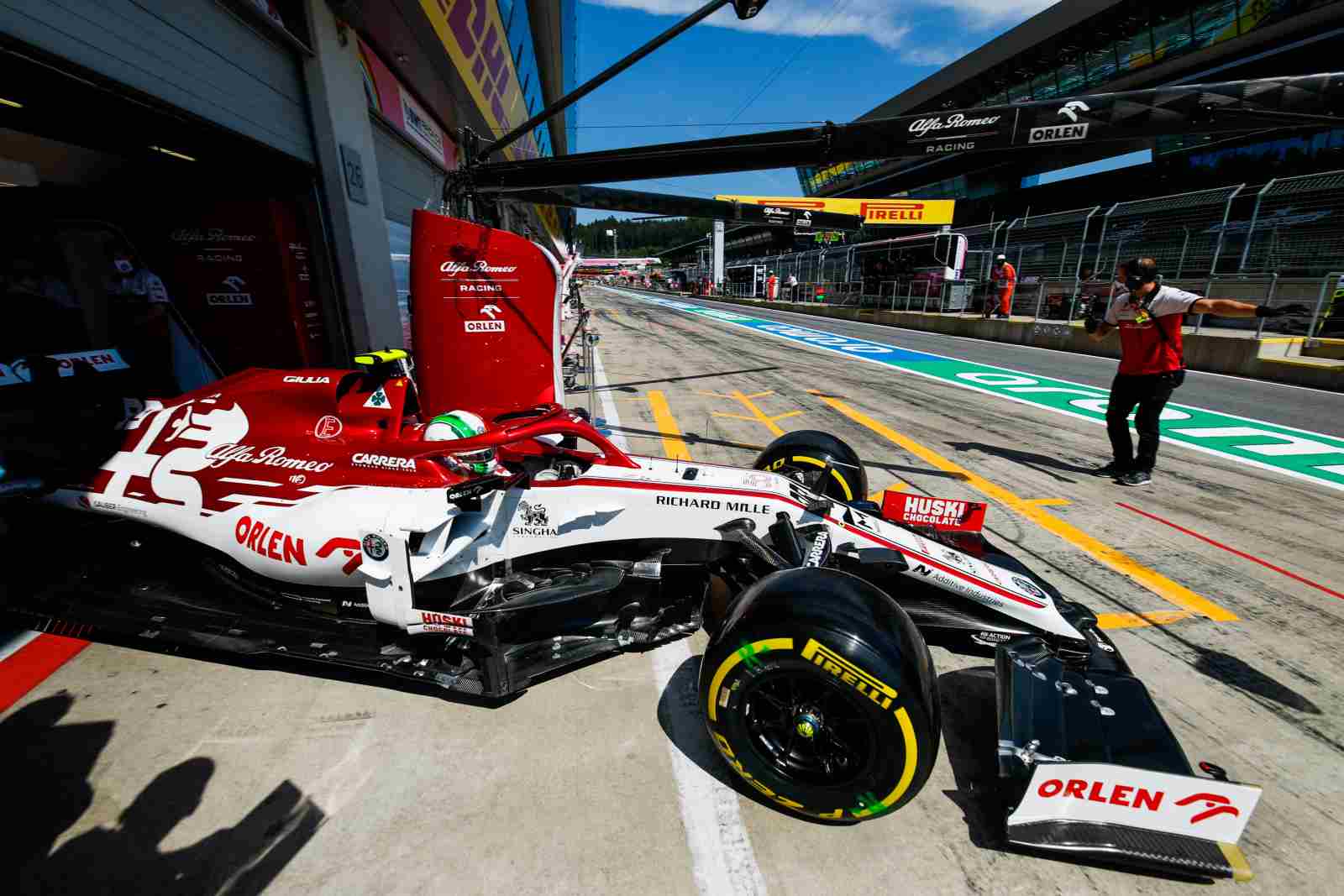 Antonio Giovinazzi voltou ao carro para o segundo treino livre