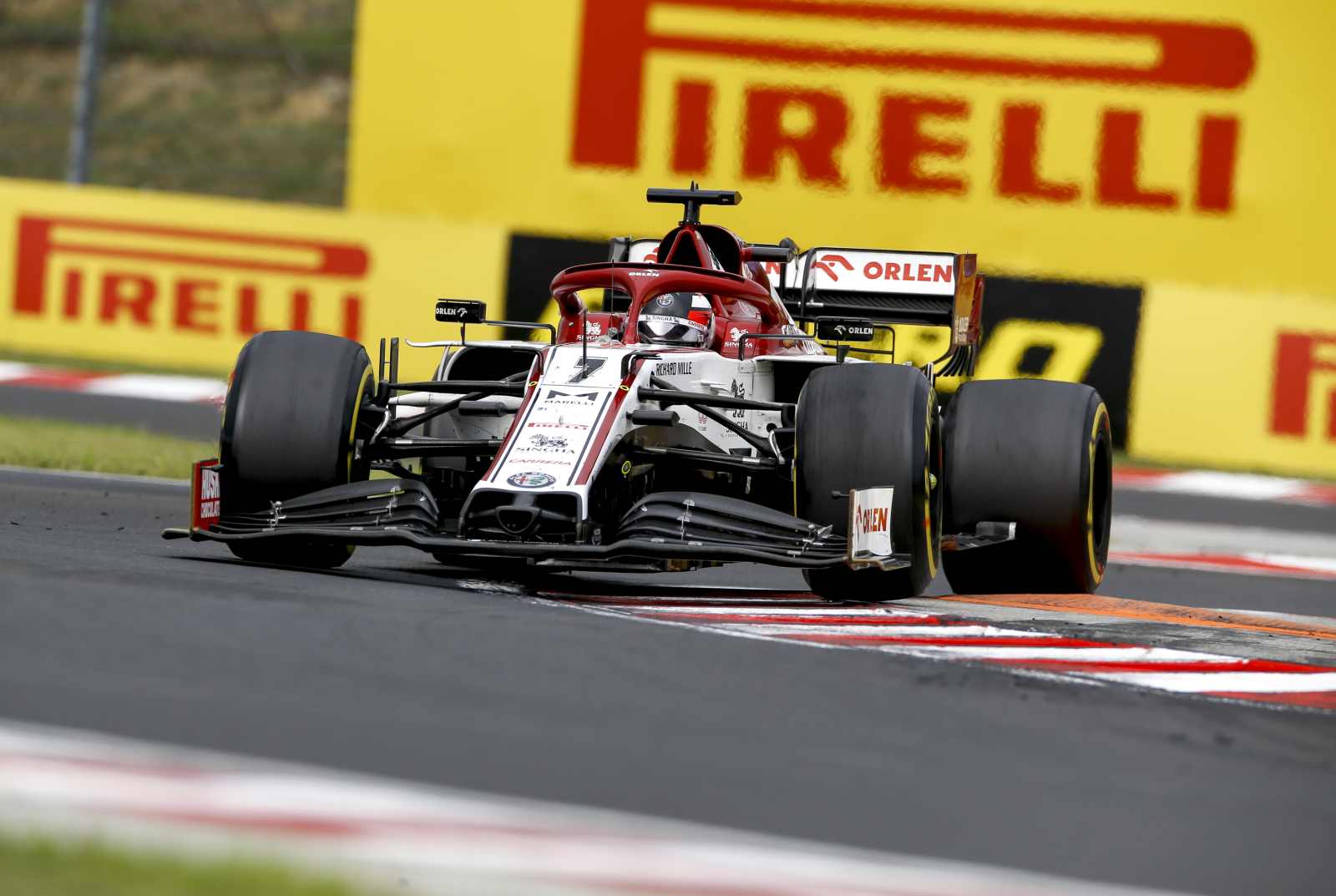 Räikkönen foi punido por colocar o carro na posição errada do grid de largada