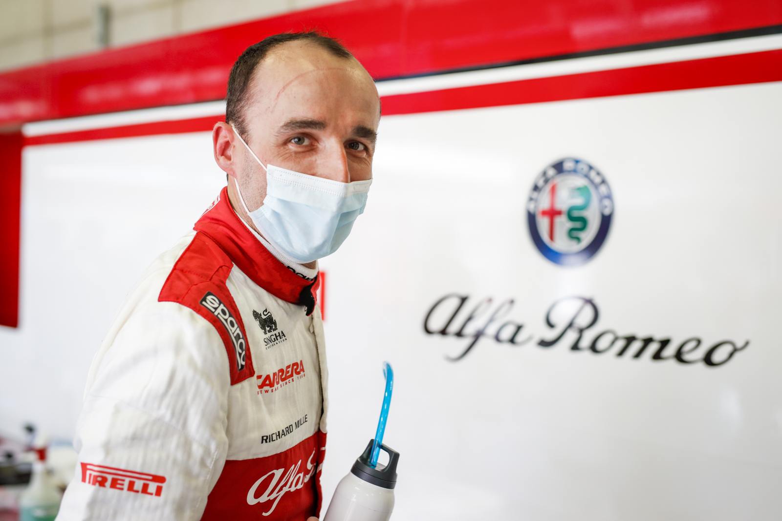 Robert Kubica matou a saudade de guiar um F1