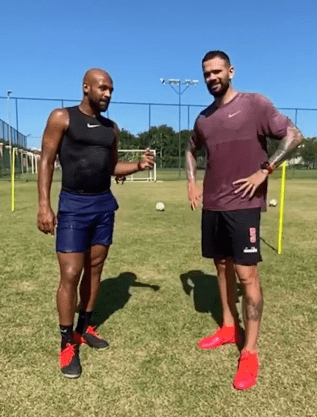 Durante a quarentena, dois jogadores do Vasco estão aproveitando para mostrar outra faceta nas suas redes sociais para além do esporte: Leandro Castán e Fellipe Bastos.