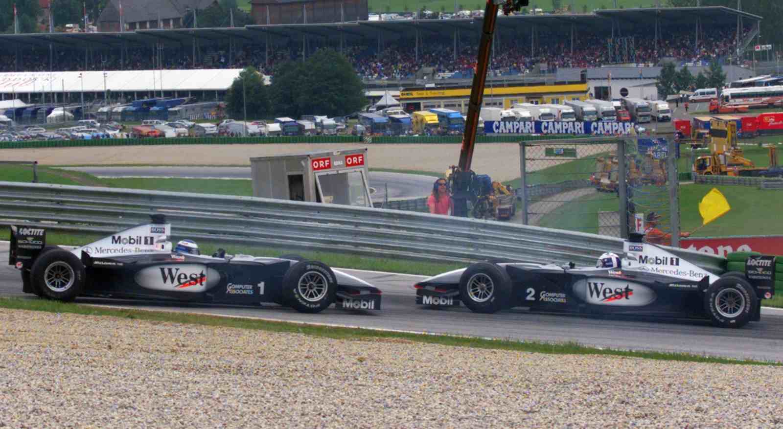 Um ano antes, David Coulthard estragou a corrida da McLaren ao rodar o parceiro Mika Häkkinen, que caiu para último e ainda terminou em terceiro