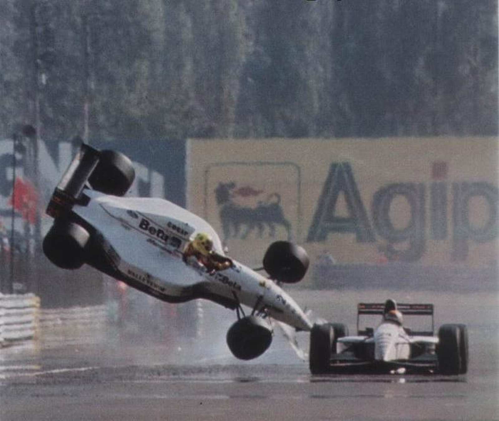 Um dos acidentes mais marcantes da Fórmula 1 foi o looping de Christian Fittipaldi ao tocar em Pierluigi Martini na Itália em 1993. A relação de ambos na Minardi deteriorou de vez
