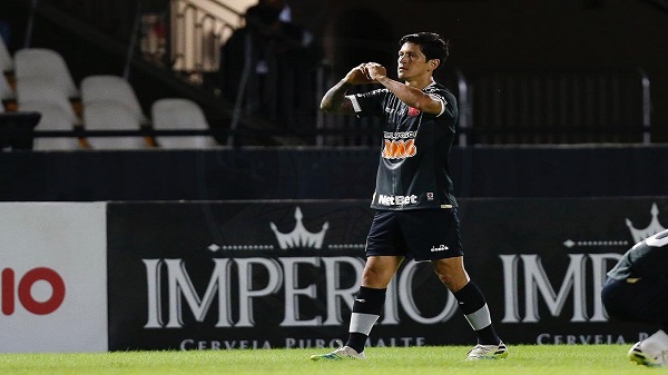 Tem jogo do Vasco, tem gol de Germán Cano. Nessa quinta-feira, contra o Madureira, na vitória vascaína por 1 a 0, o atacante marcou o seu 9º gol em 13 jogos pelo clube. Em 2020, o time estufou as redes apenas 12 vezes, o que faz do argentino o responsável por 75% dos gols da equipe na temporada. Agora, Cano já é o 6º maior artilheiro estrangeiro do clube nesse século e o de melhor média entre todos. Confira o ranking e todos os números na galeria!