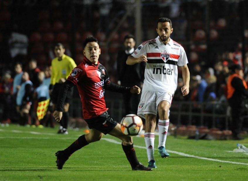 Sul-Americana/2ª Fase/Colón-ARG: O Tricolor perdeu para os argentinos no Morumbi por 1 a 0, mas devolveu o placar no jogo da volta. Porém, nos pênaltis, perdeu de 5 a 3 e foi eliminado.