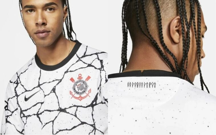 A Nike divulgou imagens da nova camisa 1 do Corinthians. A camisa tem rachaduras em preto com um fundo branco. A parte de trás, abaixo da nunca, contém inscrição no estilo "grafite" escrita "Os Donos da Rua". O lançamento vai acontecer no dia 15 de junho e custará R$ 249,99 no modelo "Torcedor Pro I". Veja nesta galeria todas as camisas 1 do Timão neste século!