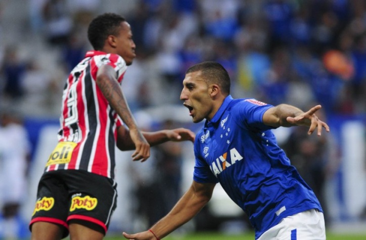 Copa do Brasil/4ª Fase/Cruzeiro: O São Paulo perdeu no Morumbi por 2 a 0 pela Raposa na ida. Na volta, ganhou de 2 a 1 fora de casa, mas saiu pelo critério do gol fora de casa.