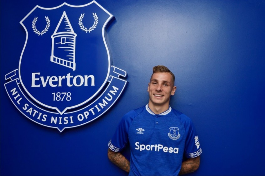 MORNO - O Manchester City deve buscar contratação do lateral esquerdo Lucas Digne, atualmente no Everton, de acordo com a “ESPN”. O francês pode chegar na equipe culé para brigar pela posição com Benjamin Mendy.