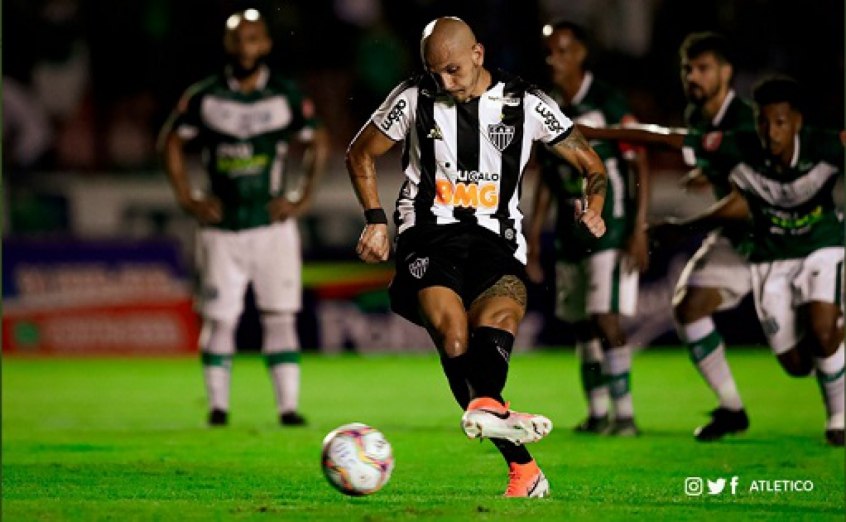 ESQUENTOU - O Corinthians está perto de acertar o retorno de um dos ídolos recentes do clube. Trata-se de Fábio Santos que, aos 35 anos, deve rescindir contrato com o Atlético-MG nos próximos dias para vestir a camisa do Timão.