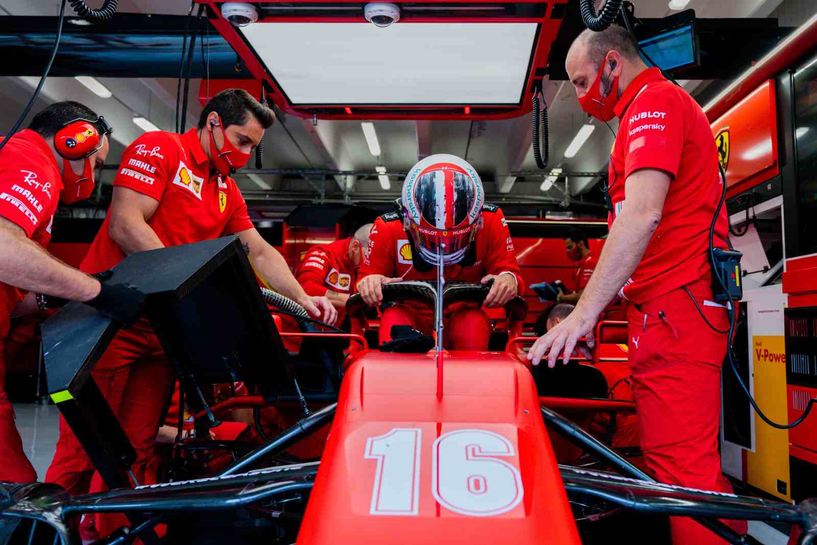 Charles Leclerc ficou em sétimo no TL1