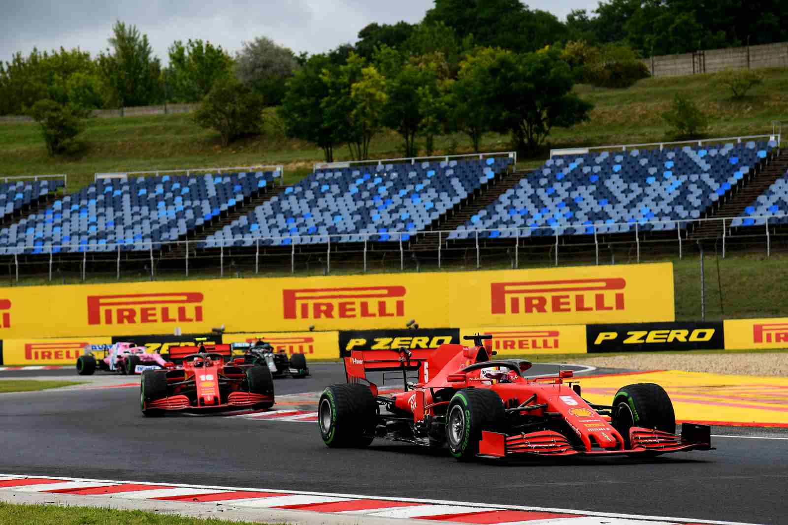 A dupla teve desempenho distinto na Hungria, com Vettel teminando em sexto