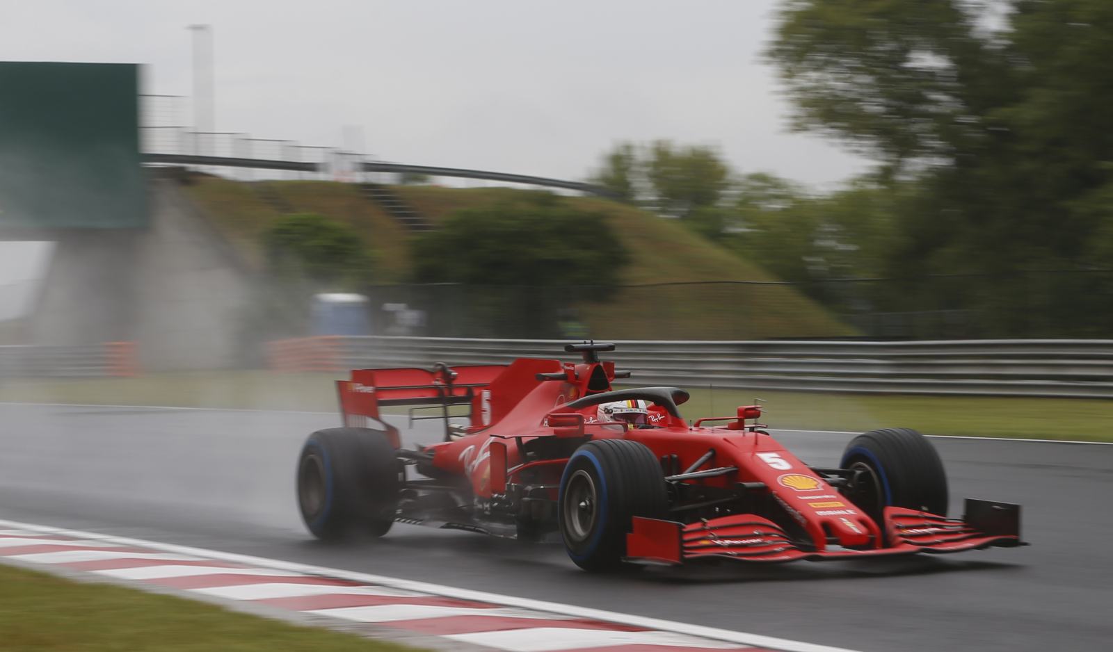 Sebastian Vettel surpreendeu com o melhor tempo do segundo treino livre