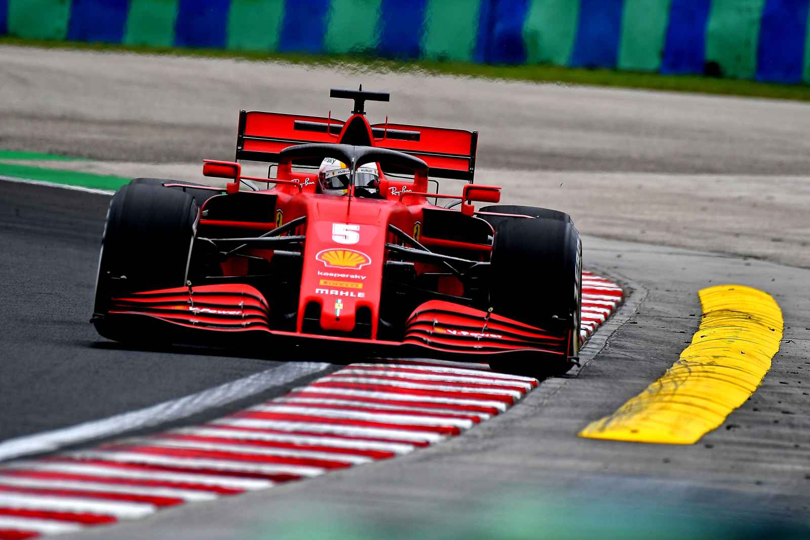 Sebastian Vettel foi o mais rápido do segundo treino livre