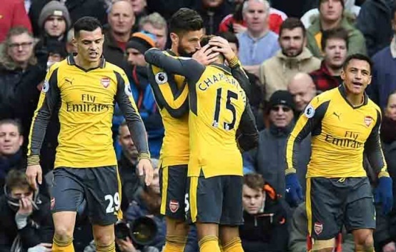 10º - Giroud - 73 gols em 180 jogos