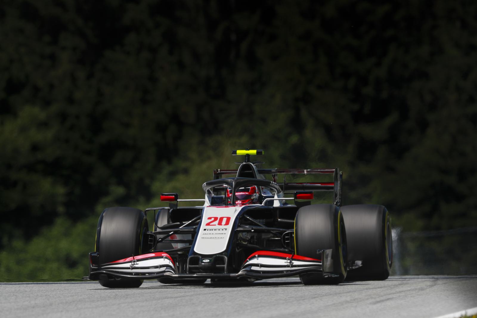 Kevin Magnussen teve problemas e sequer conseguiu marcar um tempo