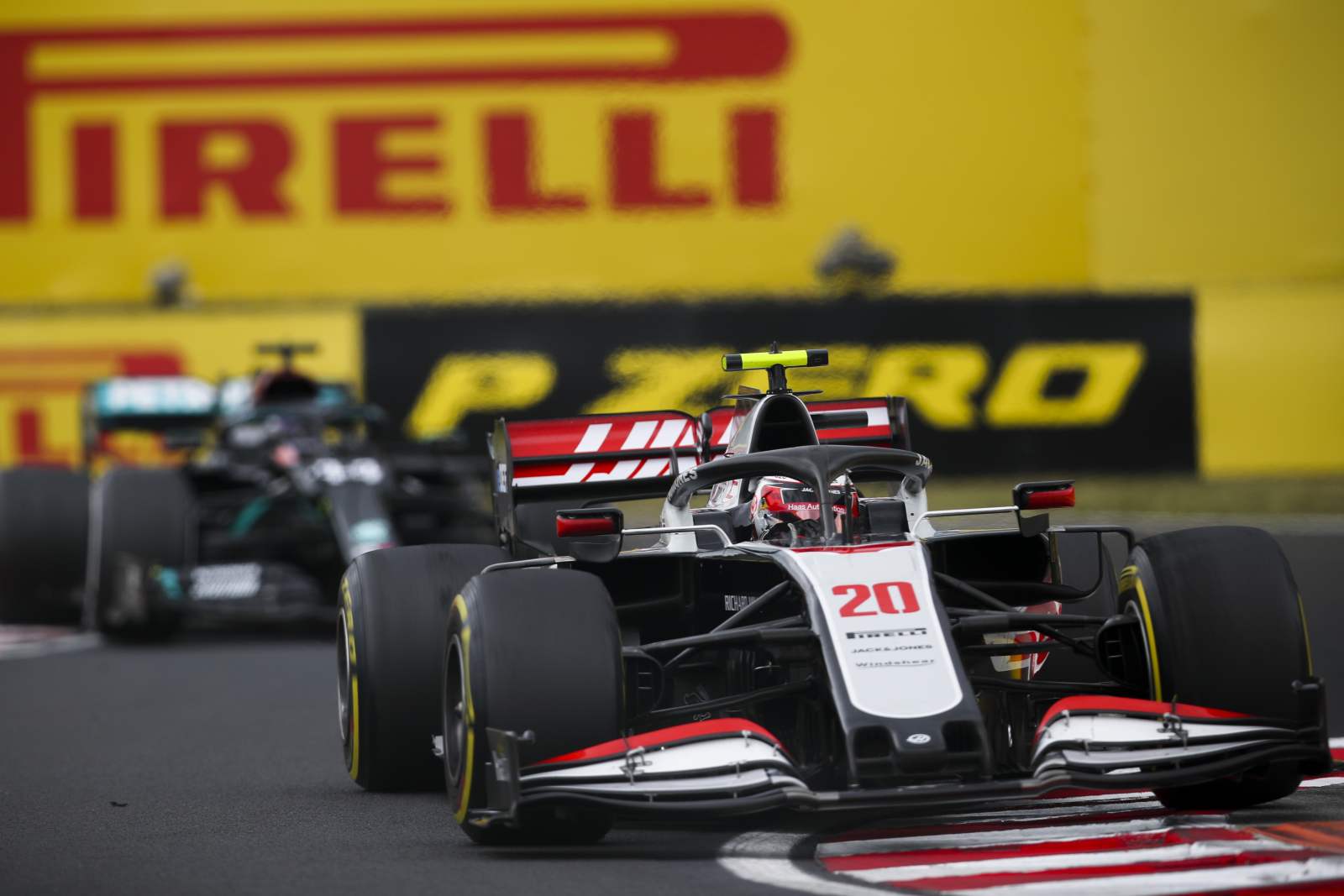 16) Kevin Magnussen (Haas), 1min16s152
