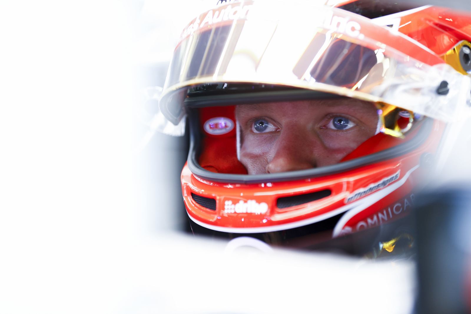 Após brilho na Hungria, Kevin Magnussen fechou a tarde em 19º 