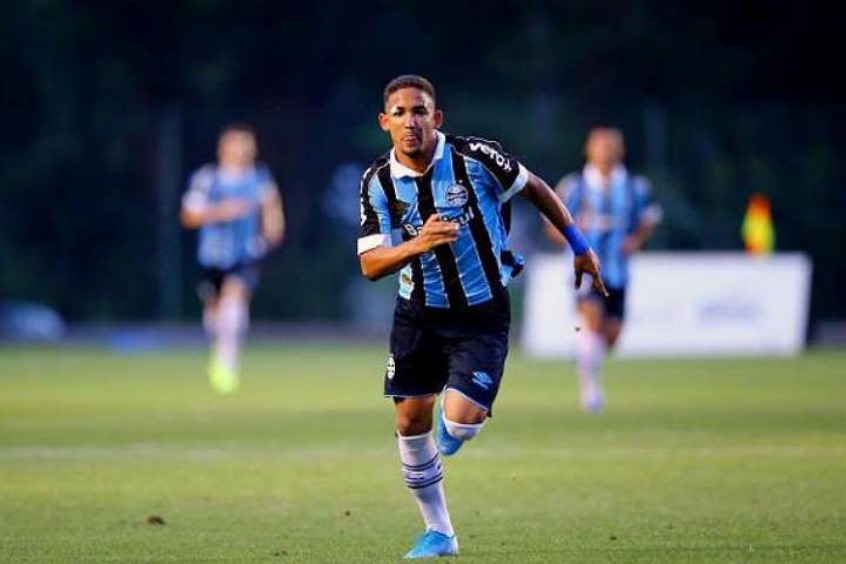 MORNO - A informação de que o Grêmio estaria negociando a ida do meia Jhonata Robert com o futebol de Portugal voltou a ganhar força de acordo com informação publicada pelo portal 'Globo Esporte'. O clube interessado tem sido mantido em sigilo absoluto.