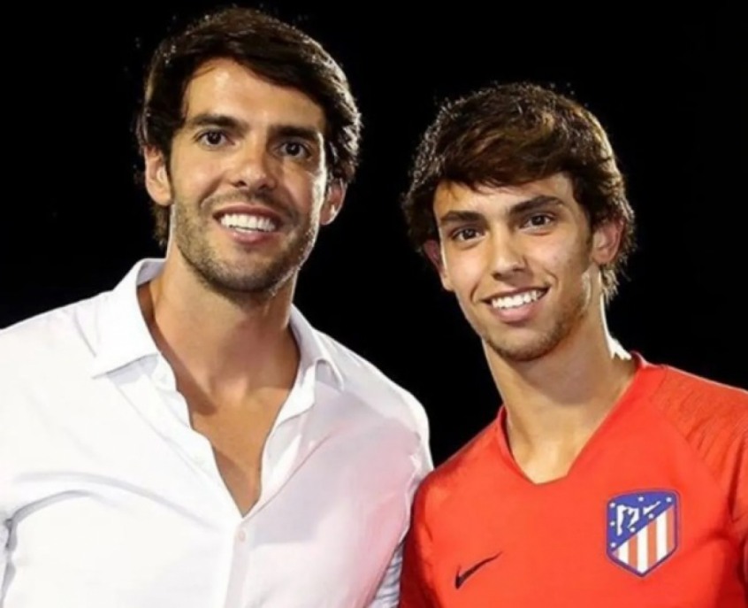 Fã e comparações com Kaká - O português sempre admitiu a admiração pelo ex-meia Kaká, inclusive sendo uma inspiração para seu estilo de jogo. Em live no Instagram, o brasileiro disse que o jovem tem mais habilidade que ele quando era atleta.